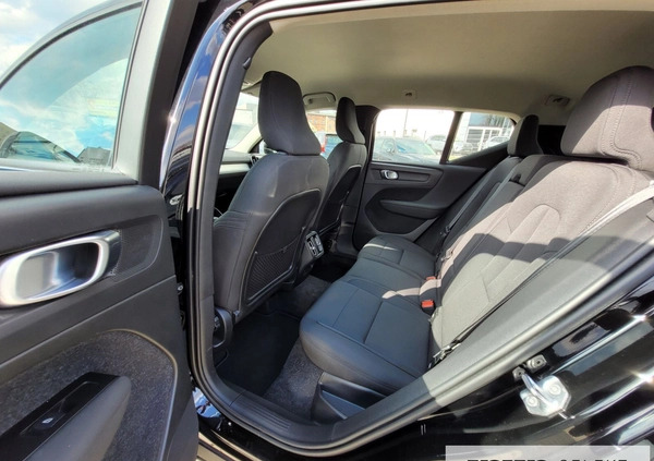 Volvo XC 40 cena 139777 przebieg: 51000, rok produkcji 2020 z Żabno małe 379